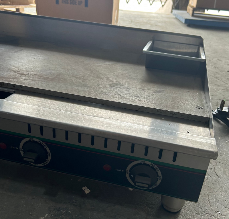 Plancha Winco EGD-36M, eléctrica, de mostrador (USADO)