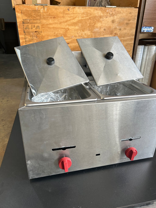 F2BGVE Gas Countertop fryer 2 Baskets - 9 Liters ea.